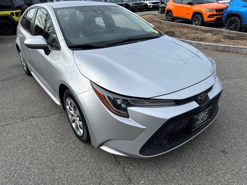 Used 2022 Toyota Corolla LE image 8