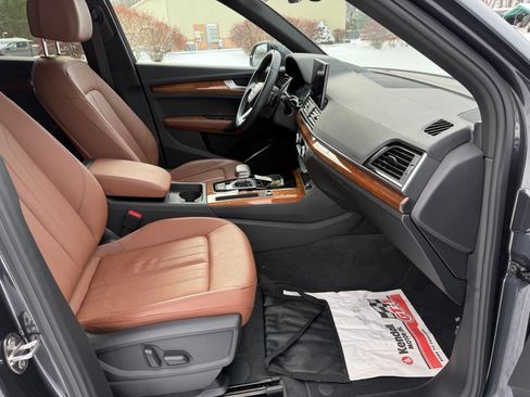 Used 2023 Audi Q5 2.0T Premium w/ Convenience Package image 17