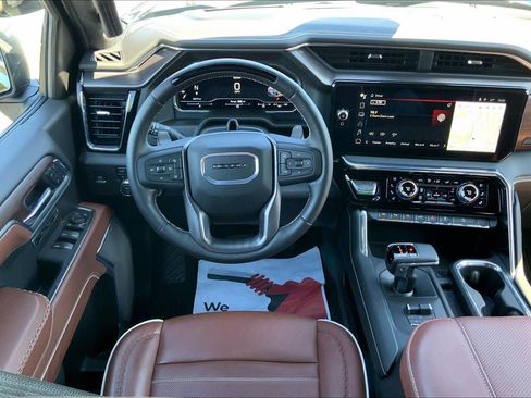 Used 2025 GMC Sierra 1500 Denali Ultimate image 5