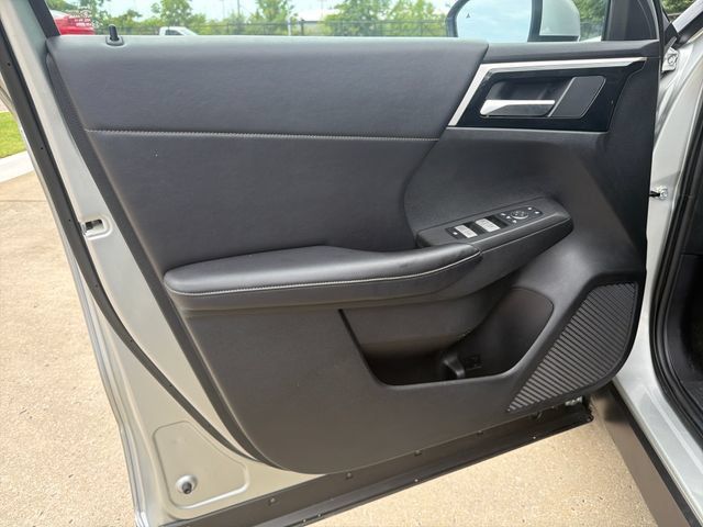 Used 2024 Mitsubishi Outlander SE AWD/4WD image 12