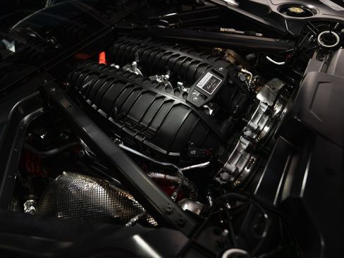 Used 2023 Chevrolet Corvette Z06 w/ Z07 Performance Package RWD image 30
