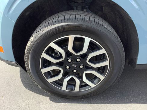 Used 2023 Ford Maverick Lariat w/ Lariat Luxury Package FWD image 4