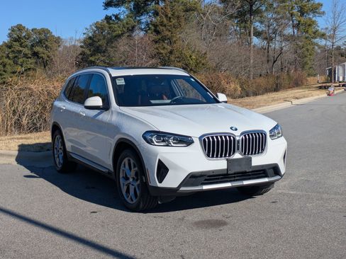 Used 2023 BMW X3 xDrive30i w/ Premium Package image 3