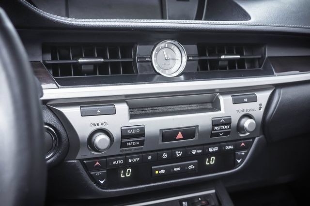 Used 2014 Lexus ES 350 w/ Premium Package FWD image 16