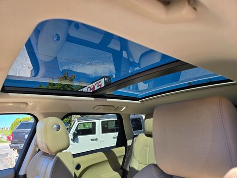 Used 2016 Land Rover Range Rover Sport HSE image 21