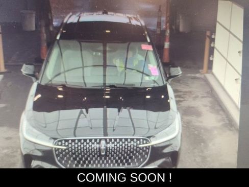 Used 2025 Lincoln Aviator AWD w/ Equipment Group 101A image 13