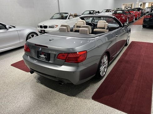 Used 2013 BMW 335i Convertible image 16