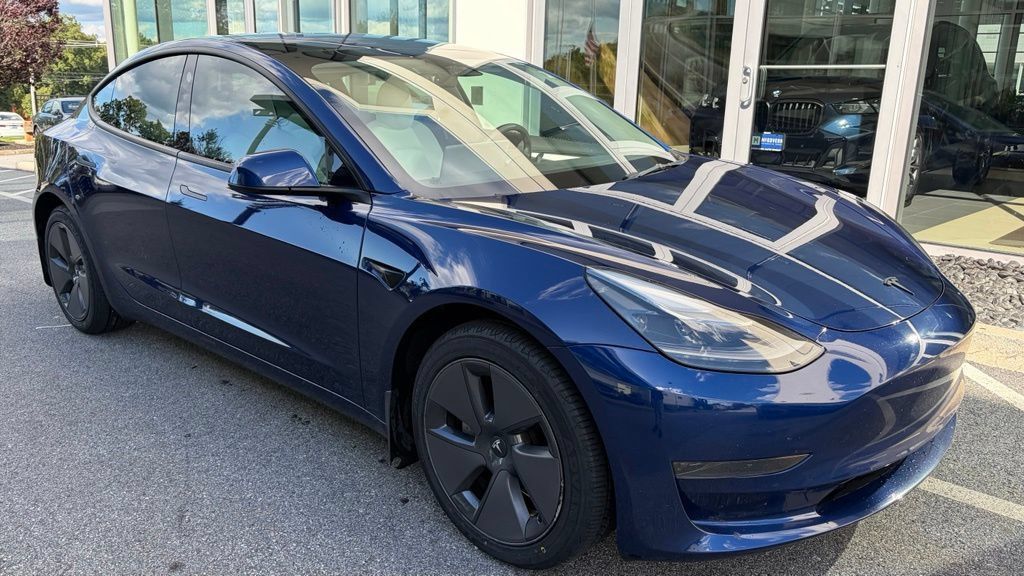 Used 2023 Tesla Model 3 Standard Range RWD image 5