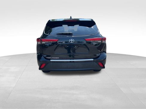 Used 2023 Toyota Highlander L image 5