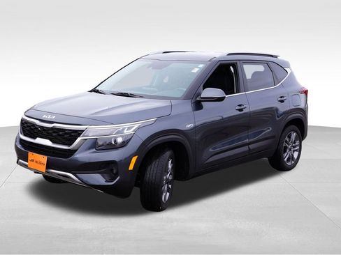 Certified 2023 Kia Seltos S w/ Navigation Package image 11