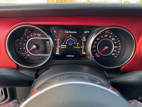 Used 2020 Jeep Wrangler Rubicon w/ LED Lighting Group image 27