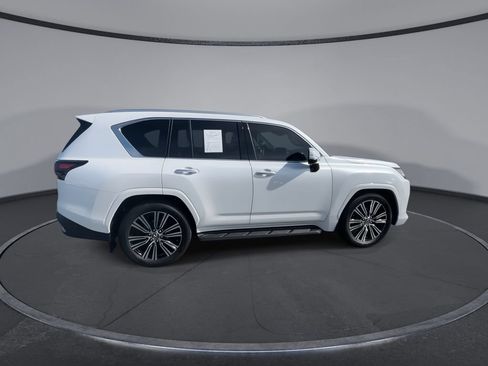 Used 2025 Lexus LX 600 4WD w/ Accessory Package (2T) image 9