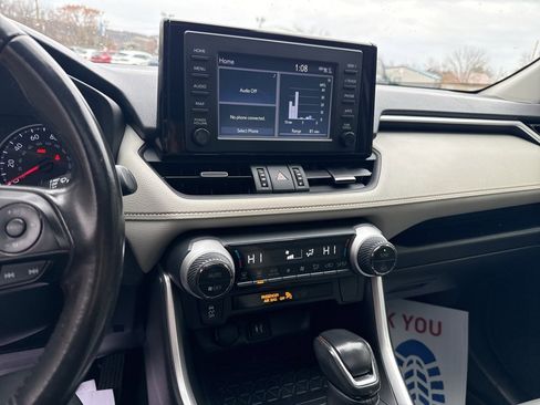 Used 2019 Toyota RAV4 XLE Premium image 24