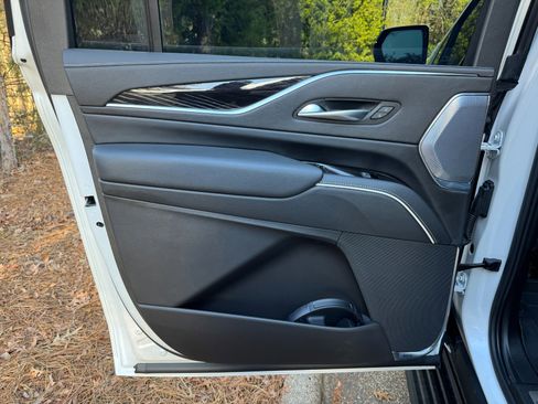 Used 2023 Cadillac Escalade ESV Sport w/ Touring Package image 40