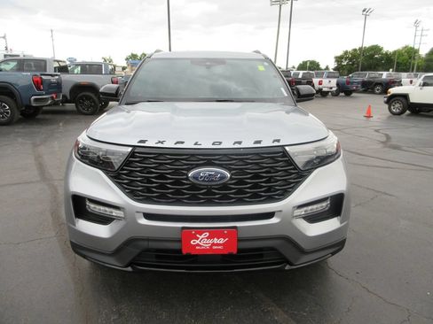 Used 2023 Ford Explorer ST-Line w/ Class IV Trailer Tow Package AWD/4WD image 12