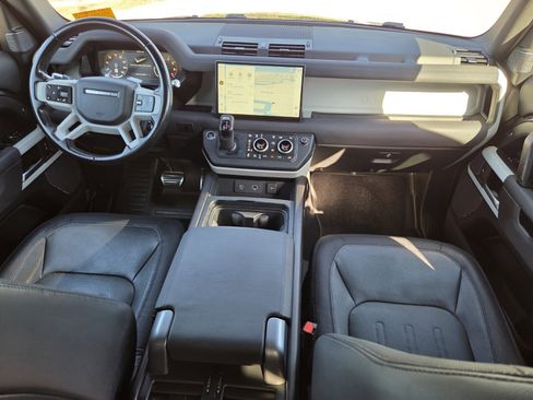 Used 2022 Land Rover Defender 110 X-Dynamic SE image 4