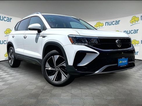 Used 2023 Volkswagen Taos SE w/ Panoramic Sunroof Package AWD/4WD image 1