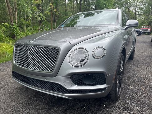Used 2018 Bentley Bentayga Activity image 15