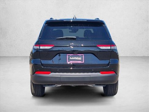 New 2026 Jeep Grand Cherokee Altitude AWD/4WD image 8