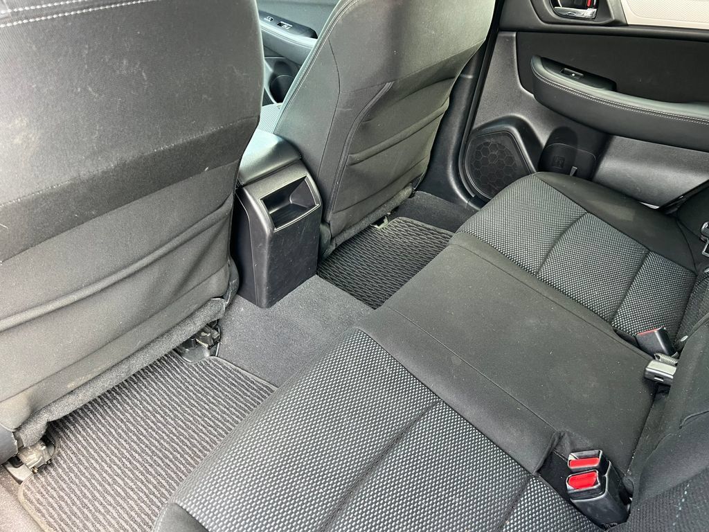 Used 2017 Subaru Outback 2.5i Premium AWD/4WD image 31