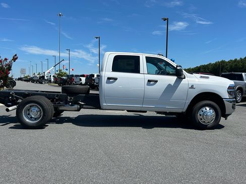 New 2025 RAM 3500 Tradesman w/ Chrome Appearance Group image 2