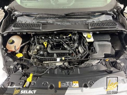 Used 2019 Ford Escape SE image 4