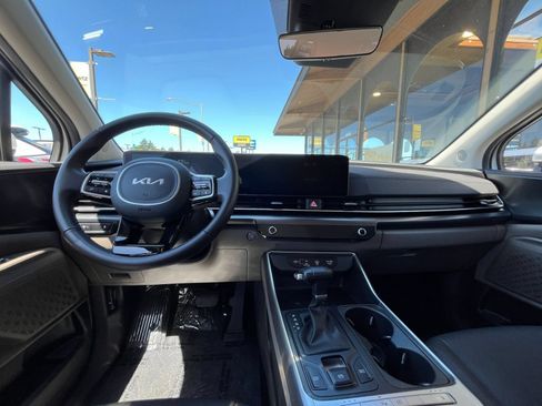 Used 2026 Kia Carnival FWD image 36