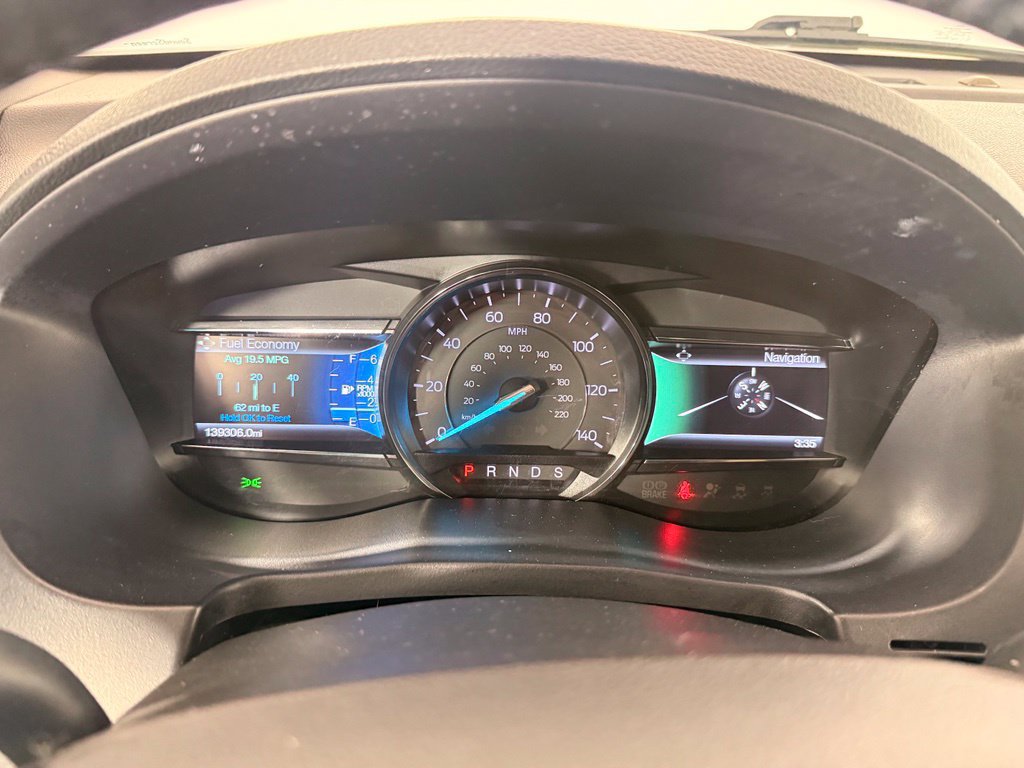 Used 2017 Ford Explorer XLT w/ Equipment Group 202A AWD/4WD image 29
