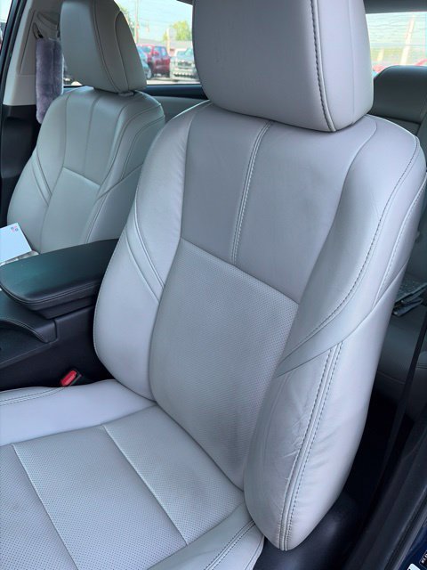 Used 2016 Toyota Avalon Limited w/ Toyota Safety Sense Package FWD image 5