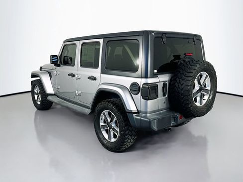 Used 2019 Jeep Wrangler Unlimited Sahara image 5