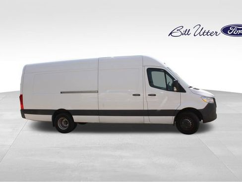 Used 2024 Mercedes-Benz Sprinter 4500 image 4