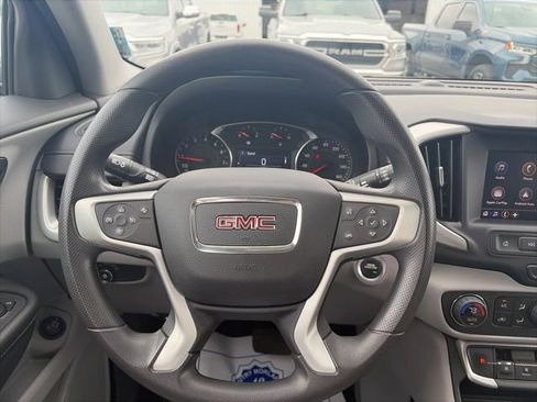 Used 2024 GMC Terrain SLE w/ Driver Convenience Package FWD image 15