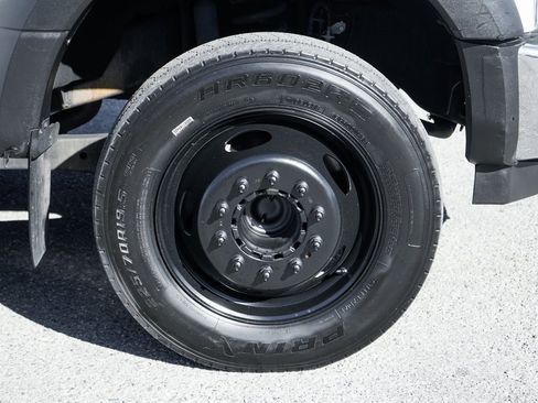 Used 2017 Ford F550 XLT w/ Advanced Security Pack image 44