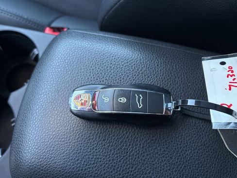 Used 2018 Porsche Macan image 36