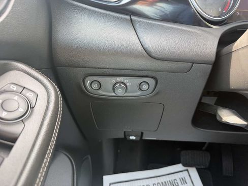 Used 2021 Buick Encore GX Preferred FWD image 28