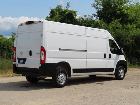 Used 2026 RAM ProMaster 2500 w/ Convenience Group FWD image 3