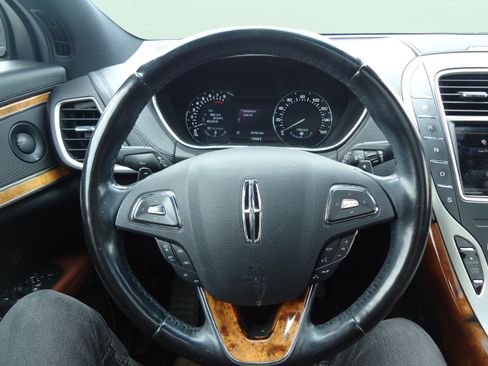 Used 2016 Lincoln MKX Reserve w/ Climate Package AWD/4WD image 13