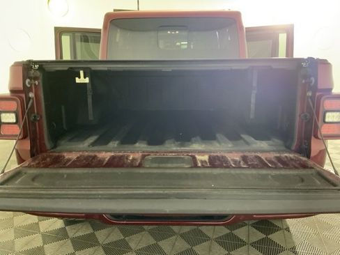 Used 2021 Jeep Gladiator Overland image 30
