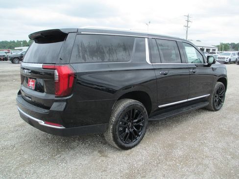 New 2026 GMC Yukon XL Elevation w/ Elevation Premium Package AWD/4WD image 4