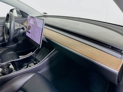 Used 2018 Tesla Model 3 Long Range image 28