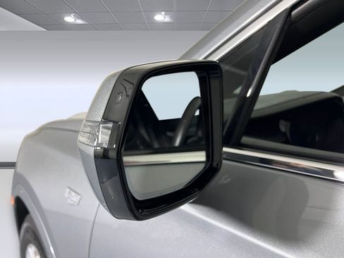 Used 2023 Cadillac XT6 Luxury image 23