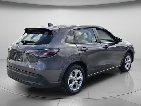 Used 2023 Honda HR-V LX image 7