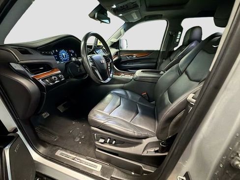Used 2019 Cadillac Escalade Luxury image 22