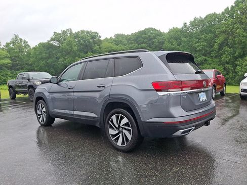Used 2024 Volkswagen Atlas SE FWD image 4