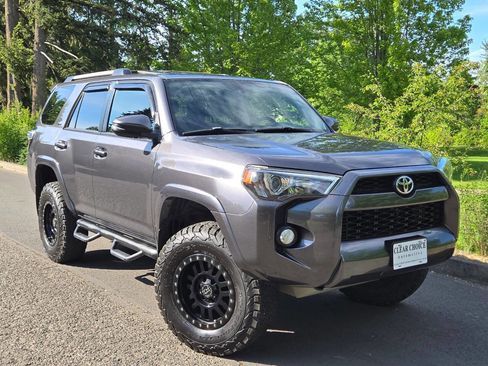 Used 2019 Toyota 4Runner SR5 Premium AWD/4WD image 4