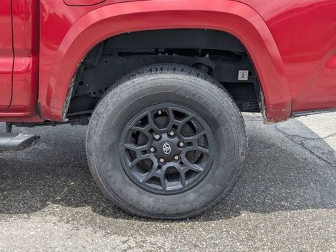 Used 2022 Toyota Tacoma SR5 w/ Technology Package RWD image 11