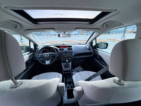 Used 2012 MAZDA MAZDA5 Touring w/ Moonroof & Audio Pkg FWD image 18
