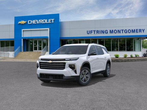 New 2026 Chevrolet Traverse LT w/ Driver Confidence Package AWD/4WD image 8