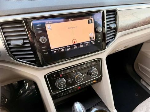 Used 2019 Volkswagen Atlas SEL Premium image 8