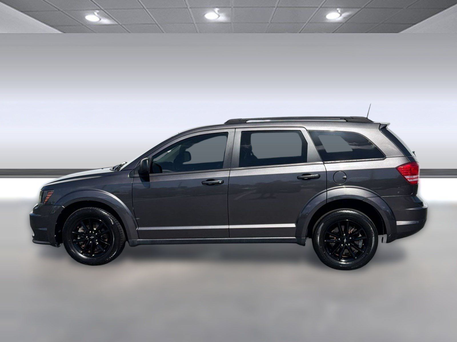 Used 2020 Dodge Journey SE w/ SE Popular Equipment Group FWD image 2